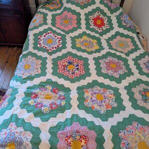 Vintage Handmade Flower Quilt - Double-Bed Sized